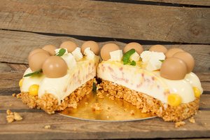 juustokakkuturkukonditorialeipomon kakkuleipomokakku12 hengen kakkuvalmistujaisetsyntymäpäivättilauskakkuSyntymäpäiväkakku