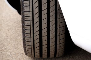 RenkaanvaihtoUusikaupunkiLaitilaRenkaiden vaihtoHintaAutoHenkilöauto