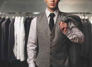 Turun pukumyynti tarjousMiesten puku TurkuIrtotakkiClubitakkiKlubitakkilahjakortti